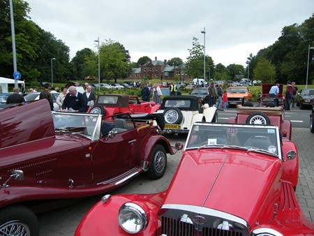 VINTAGE CAR SHOW AT DUMFRIES