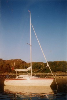 ANANAHI 18ft SWIFT AT ANCHOR